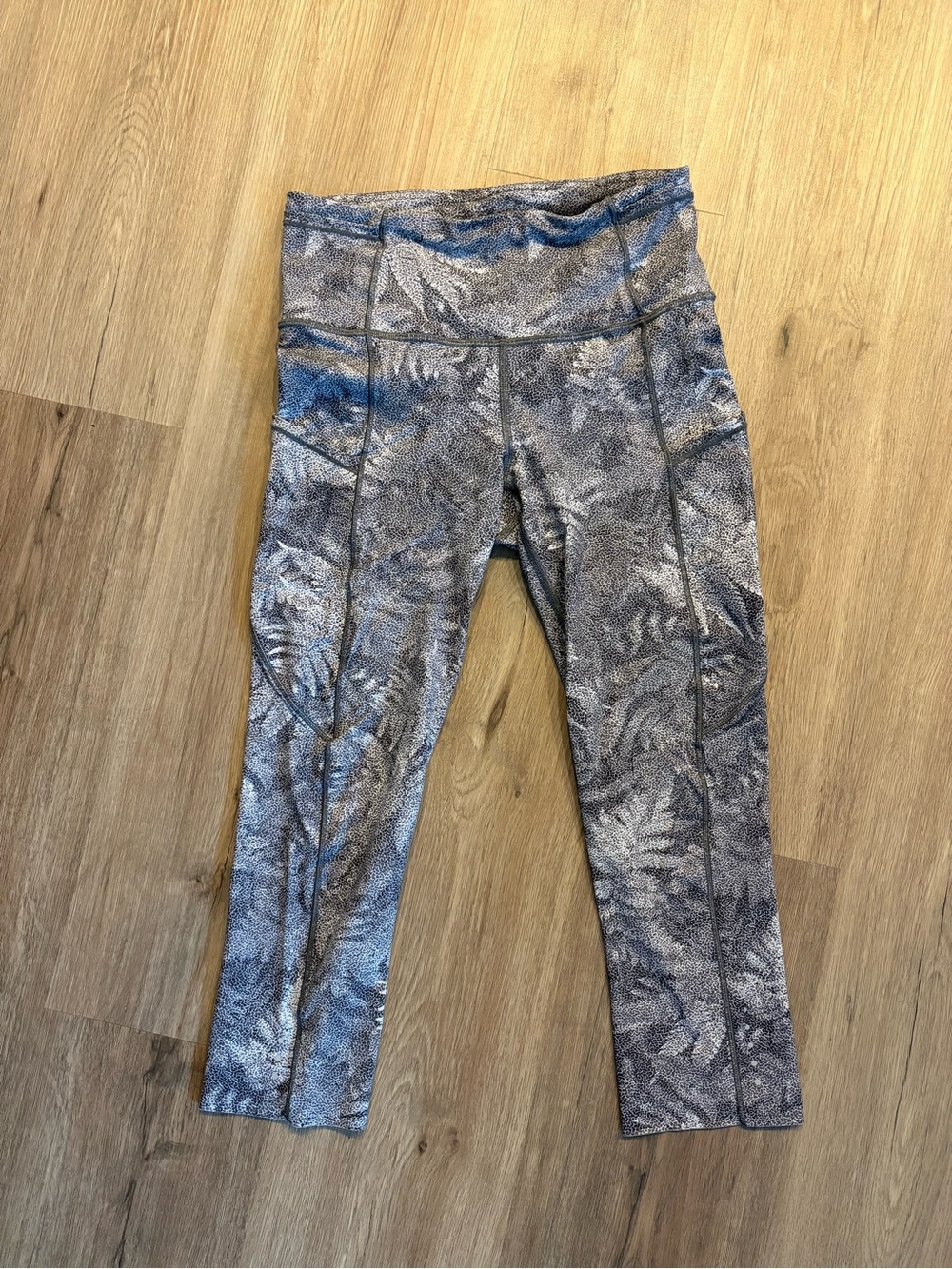lululemon athletica Gray Botanical Print High-Rise Capri Leggings